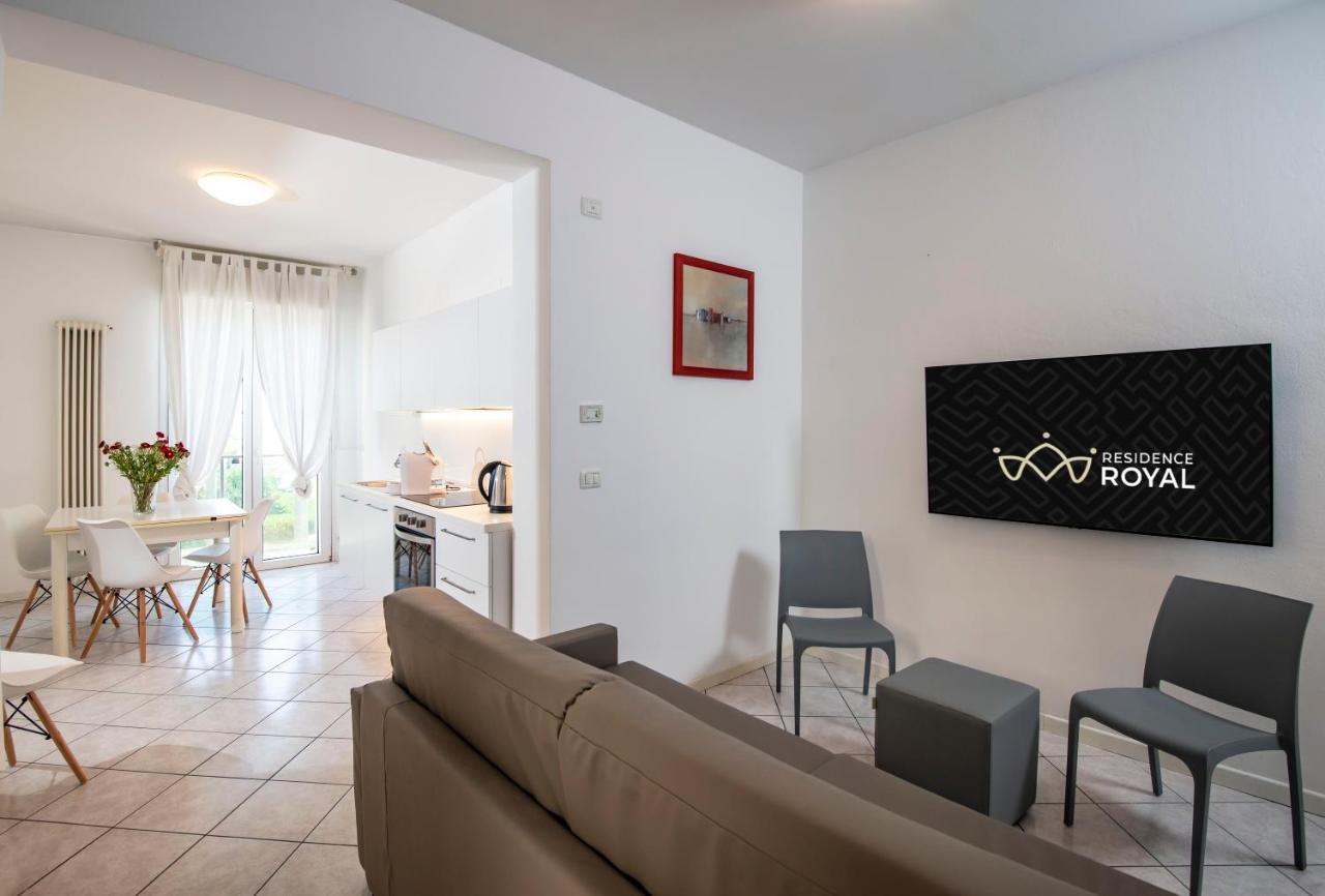 Residence Royal Ріміні Екстер'єр фото