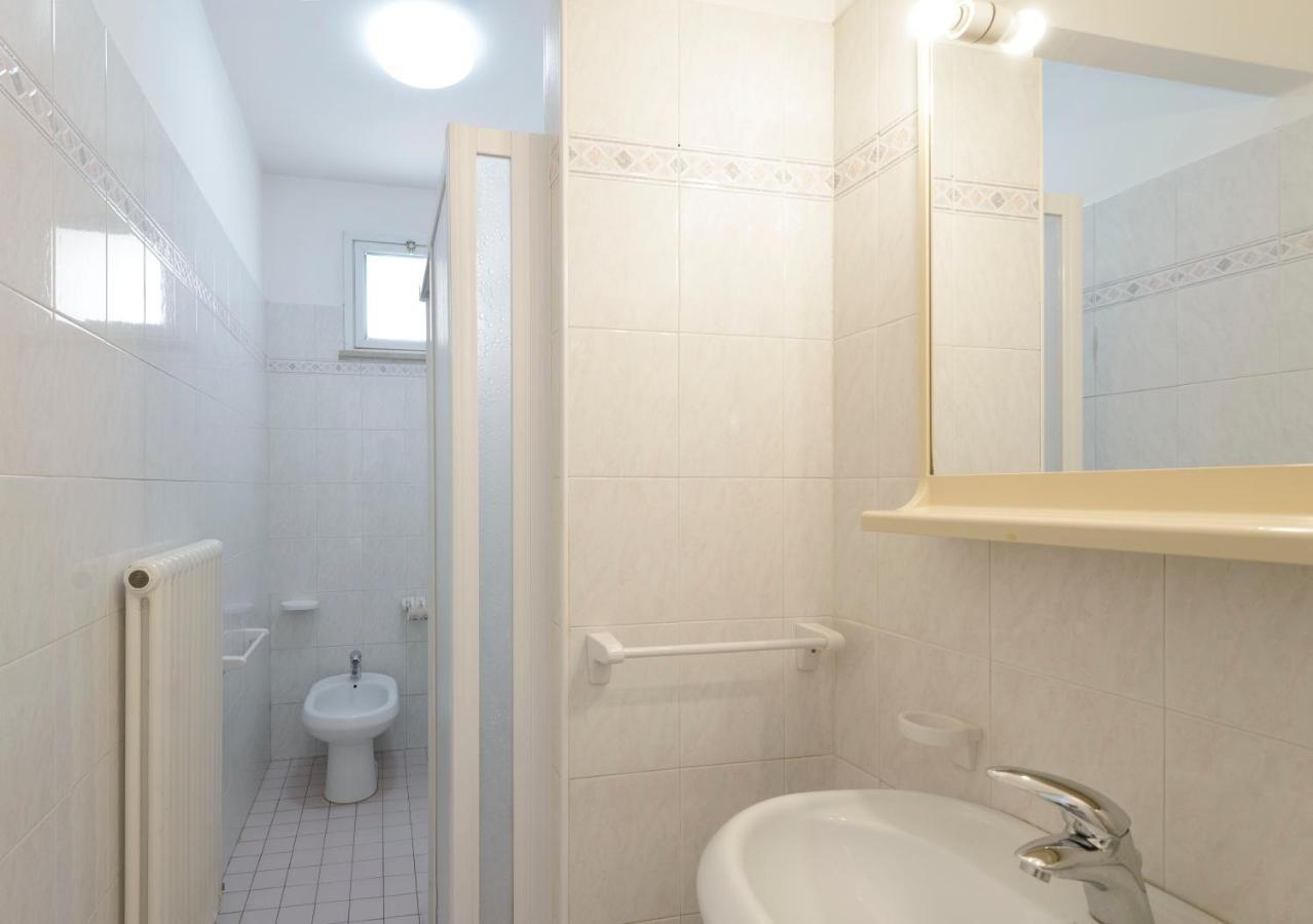 Residence Royal Ріміні Екстер'єр фото