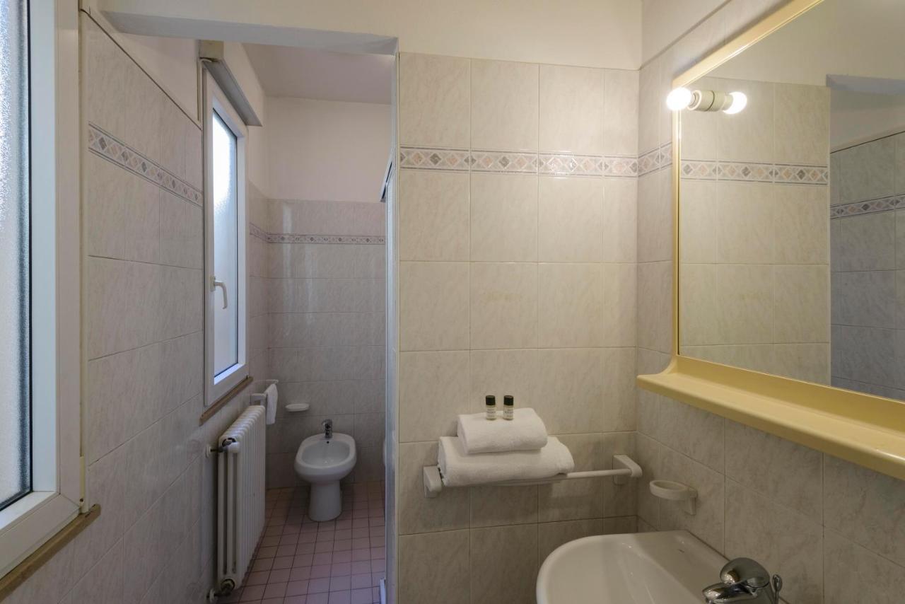 Residence Royal Ріміні Екстер'єр фото